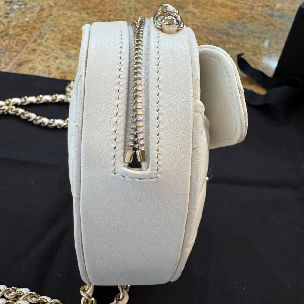 Chanel Lambskin Quilted CC In Love Heart Clutch With White Chain - Picture 11 of 16